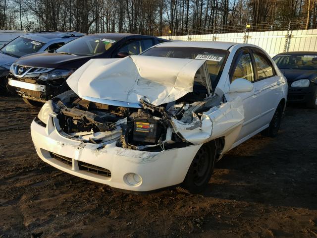 KNAFE122255075077 - 2005 KIA NEW SPECTR WHITE photo 2