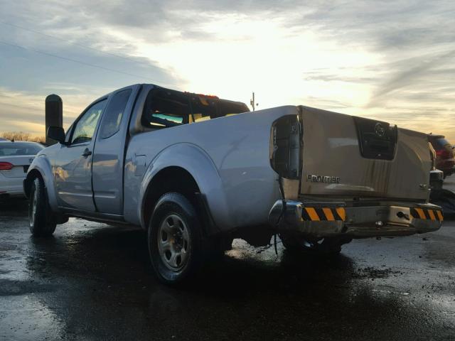 1N6AD06U36C470207 - 2006 NISSAN FRONTIER K SILVER photo 3