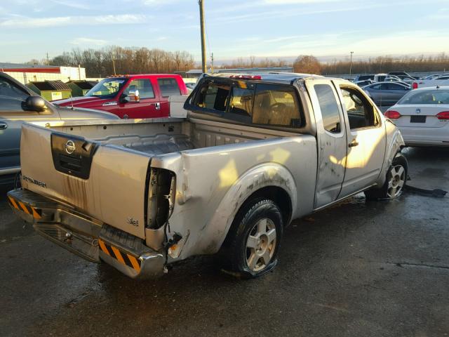 1N6AD06U36C470207 - 2006 NISSAN FRONTIER K SILVER photo 4