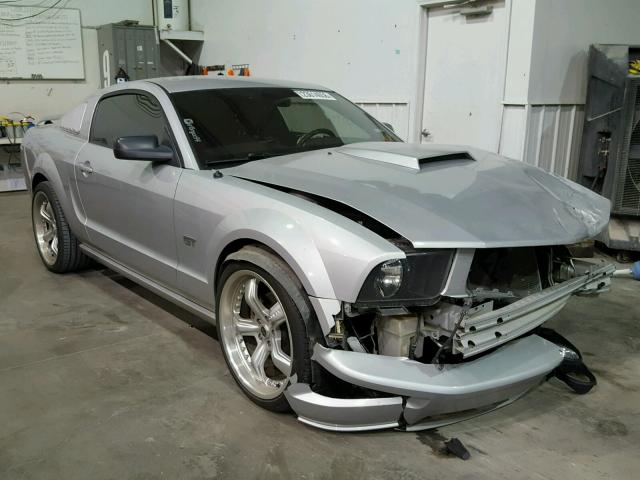 1ZVFT82H155181698 - 2005 FORD MUSTANG GT SILVER photo 1