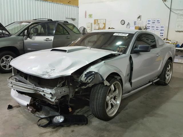 1ZVFT82H155181698 - 2005 FORD MUSTANG GT SILVER photo 2
