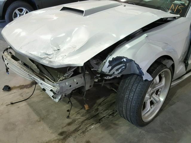 1ZVFT82H155181698 - 2005 FORD MUSTANG GT SILVER photo 9