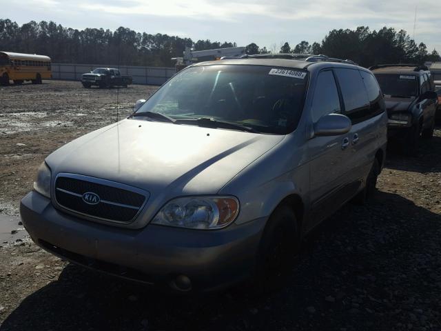 KNDUP131556614392 - 2005 KIA SEDONA EX SILVER photo 2