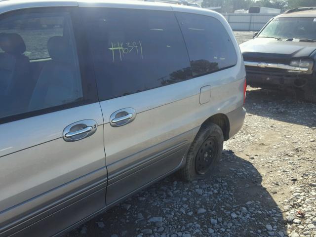 KNDUP131556614392 - 2005 KIA SEDONA EX SILVER photo 9