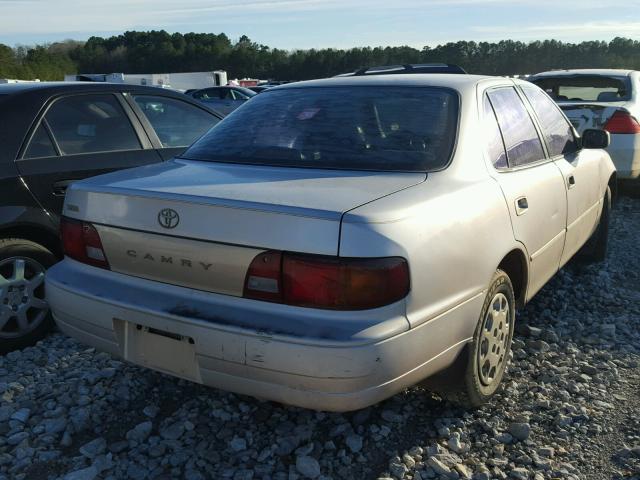 4T1BG12KXTU775357 - 1996 TOYOTA CAMRY DX TAN photo 4