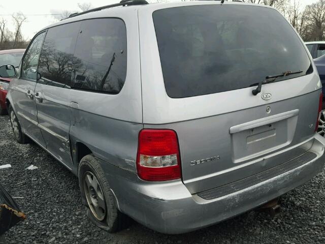 KNDUP132356713625 - 2005 KIA SEDONA EX SILVER photo 3