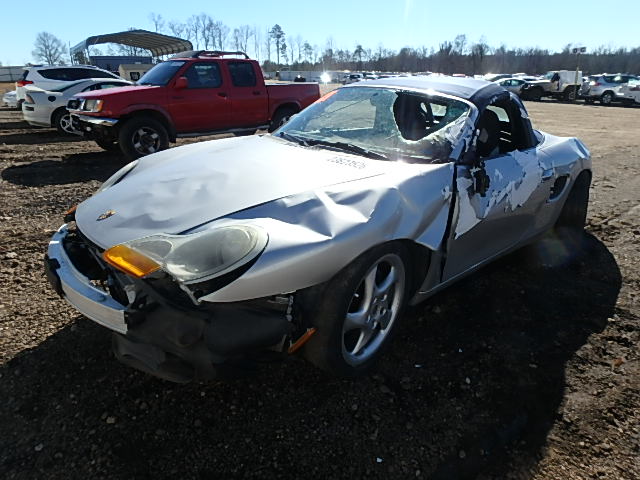 WP0CA2989XU629368 - 1999 PORSCHE BOXSTER SILVER photo 2