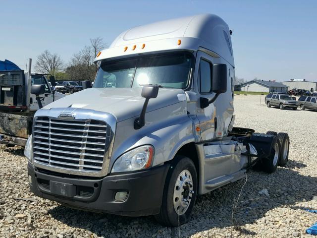 3AKJGLD59ESFN9284 - 2014 FREIGHTLINER CASCADIA 1 GRAY photo 2