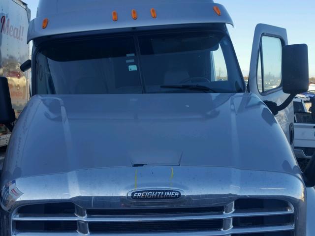 3AKJGLD59ESFN9284 - 2014 FREIGHTLINER CASCADIA 1 GRAY photo 7