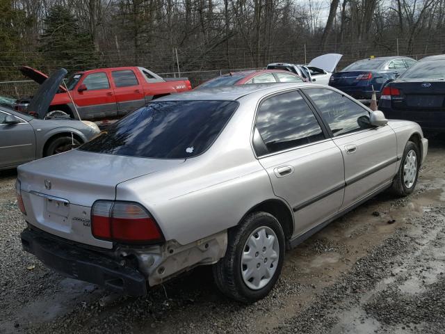 1HGCD5632TA176340 - 1996 HONDA ACCORD LX SILVER photo 4