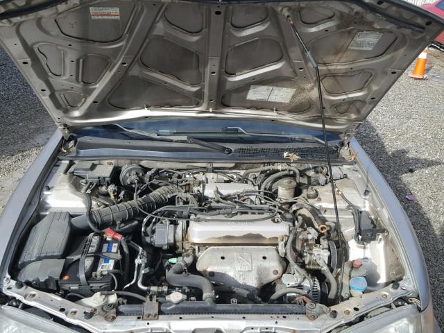 1HGCD5632TA176340 - 1996 HONDA ACCORD LX SILVER photo 7