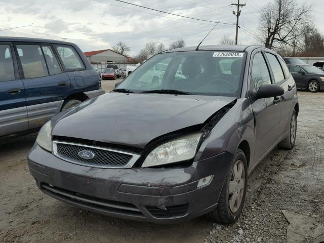 1FAFP37N17W348427 - 2007 FORD FOCUS ZX5 CHARCOAL photo 2