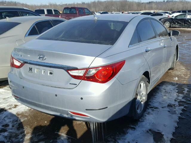5NPEC4AC5BH098994 - 2011 HYUNDAI SONATA SE 银色 照片 4