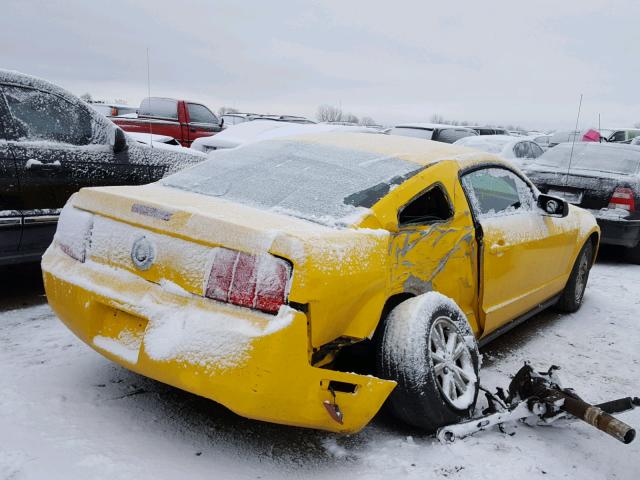 1ZVFT80N265227940 - 2006 FORD MUSTANG YELLOW photo 4