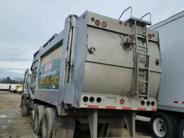 1M2AV02C79M002844 - 2009 MACK 600 MRU600 WHITE photo 3