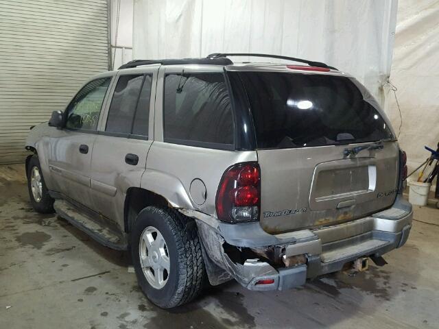 1GNDT13S432119911 - 2003 CHEVROLET TRAILBLAZE GRAY photo 3