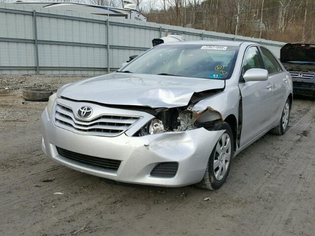 4T1BF3EK6BU609572 - 2011 TOYOTA CAMRY BASE SILVER photo 2