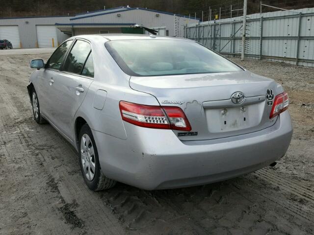 4T1BF3EK6BU609572 - 2011 TOYOTA CAMRY BASE SILVER photo 3