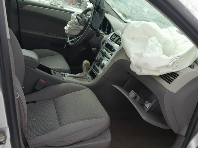 1G1ZB5EB6A4129677 - 2010 CHEVROLET MALIBU LS SILVER photo 5