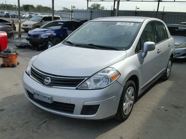 3N1BC1AP7AL447594 - 2010 NISSAN VERSA S SILVER photo 2