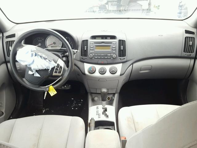 KMHDU46D38U340945 - 2008 HYUNDAI ELANTRA GL SILVER photo 9