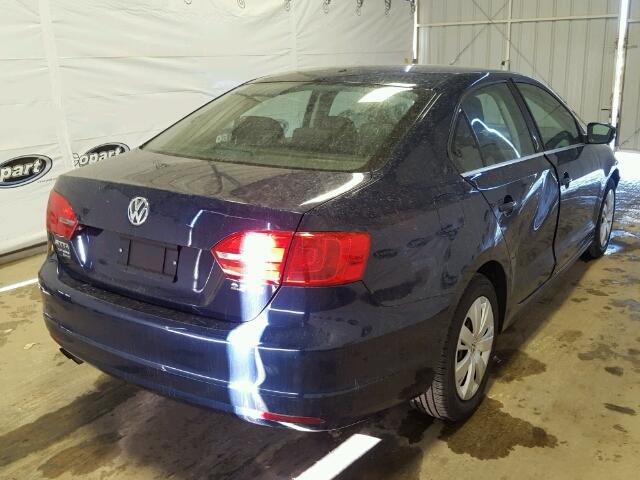 3VWDP7AJ2DM291856 - 2013 VOLKSWAGEN JETTA SE BLUE photo 4