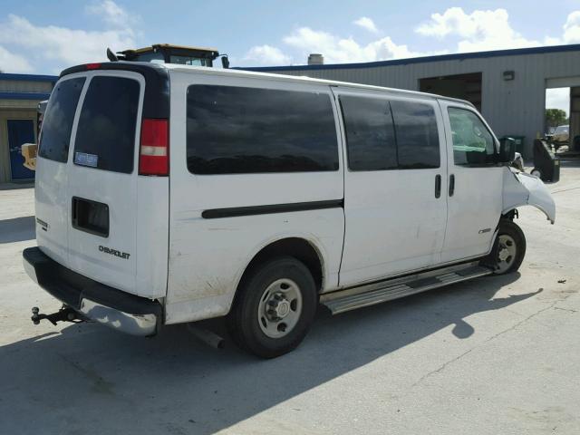 1GAHG35U761264923 - 2006 CHEVROLET EXPRESS G3 WHITE photo 4