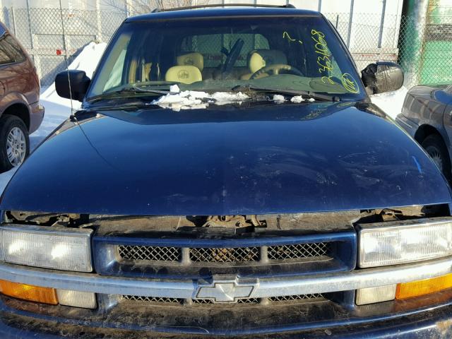 1GNDT13W9X2146479 - 1999 CHEVROLET BLAZER BLUE photo 7