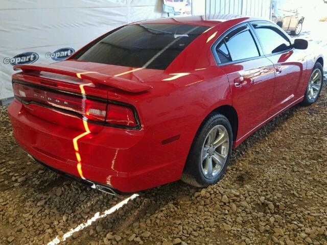 2C3CDXBG6EH186607 - 2014 DODGE CHARGER SE RED photo 4