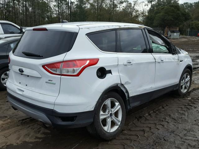 1FMCU0G93FUB42037 - 2015 FORD ESCAPE SE WHITE photo 4