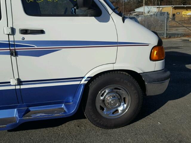 2D6WB31Z23K507689 - 2003 DODGE RAM VAN B3 WHITE photo 9