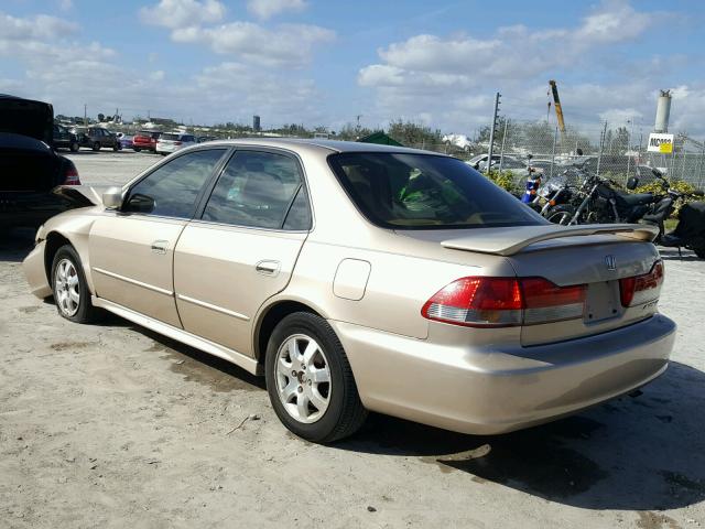 1HGCG56682A012039 - 2002 HONDA ACCORD EX GOLD photo 3