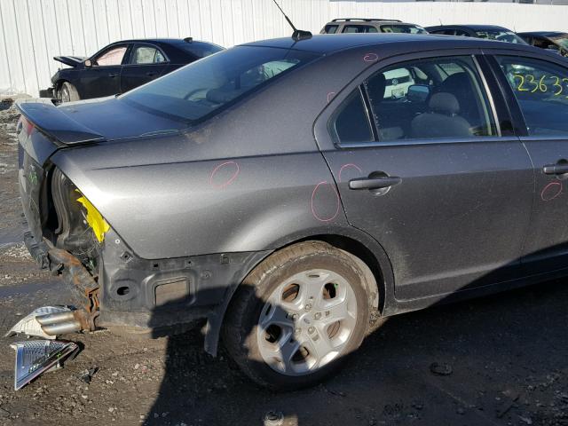 3FAHP0HA4AR283358 - 2010 FORD FUSION SE GRAY photo 9