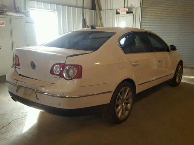 WVWCU73C98P130409 - 2008 VOLKSWAGEN PASSAT VR6 WHITE photo 4