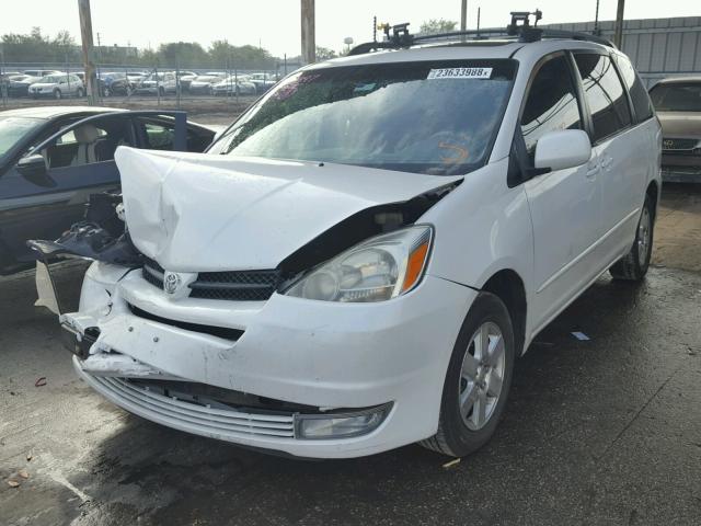 5TDZA22C95S349296 - 2005 TOYOTA SIENNA XLE WHITE photo 2