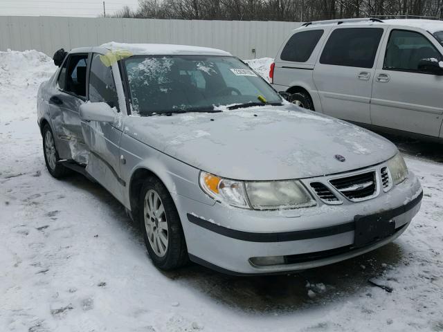 YS3EB49E423056121 - 2002 SAAB 9-5 LINEAR SILVER photo 1