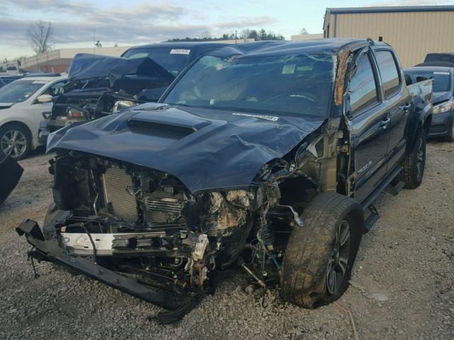 5TFCZ5AN0HX094846 - 2017 TOYOTA TACOMA DOU შავი ფოტო 2