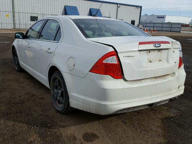 3FAHP0HA9AR390129 - 2010 FORD FUSION SE WHITE photo 3