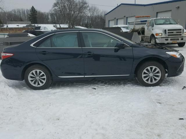 4T1BF1FK7HU808397 - 2017 TOYOTA CAMRY LE შავი ფოტო 9