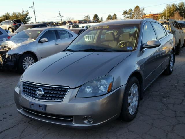 1N4AL11E75N425257 - 2005 NISSAN ALTIMA S GRAY photo 2