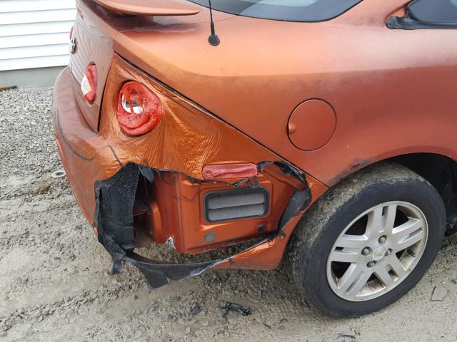 1G1AL12F957525987 - 2005 CHEVROLET COBALT LS ORANGE photo 9