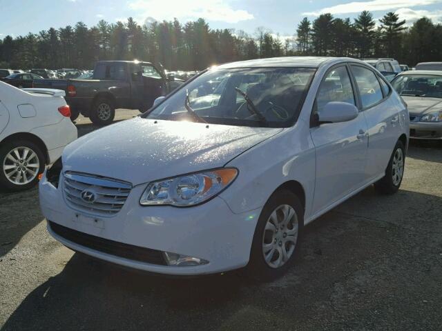 KMHDU4AD4AU066121 - 2010 HYUNDAI ELANTRA BL WHITE photo 2