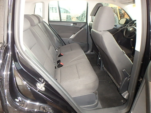WVGAV75N89W524473 - 2009 VOLKSWAGEN TIGUAN S BLACK photo 6