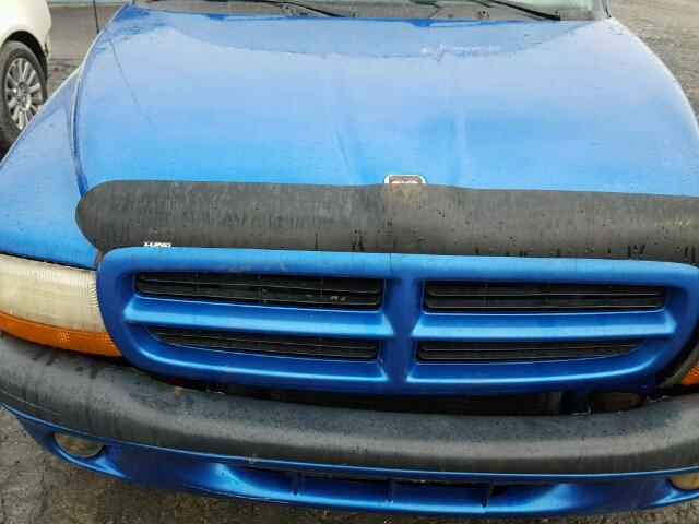 1B7GG22N1YS524594 - 2000 DODGE DAKOTA BLUE photo 7