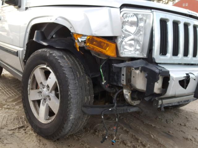 1J8HG48N58C220694 - 2008 JEEP COMMANDER SILVER photo 9