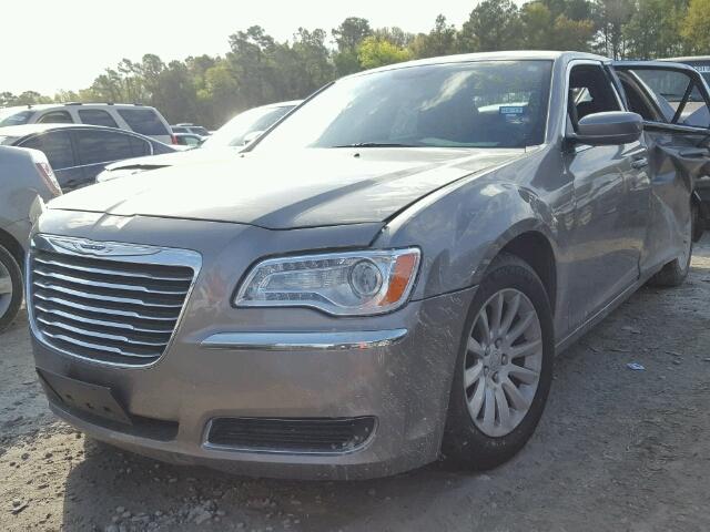 2C3CCAAG6EH156797 - 2014 CHRYSLER 300 SILVER photo 2