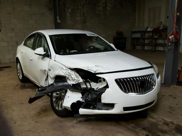 W04GN5ECXB1092421 - 2011 BUICK REGAL CXL WHITE photo 1