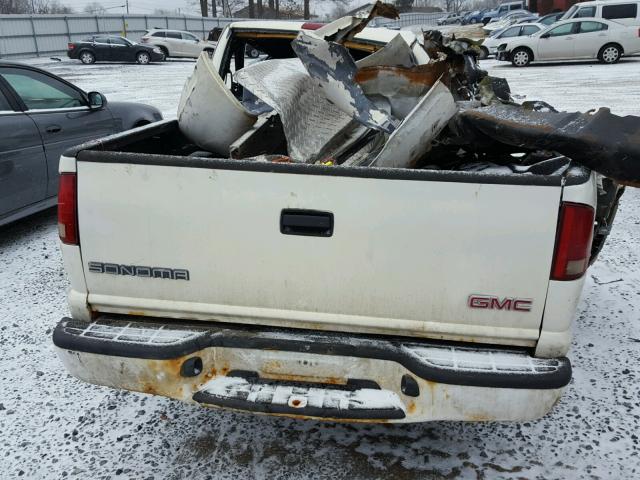 1GTCS14H938283422 - 2003 GMC SONOMA WHITE photo 6