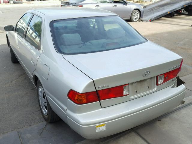 4T1BF22K6YU108799 - 2000 TOYOTA CAMRY LE SILVER photo 3