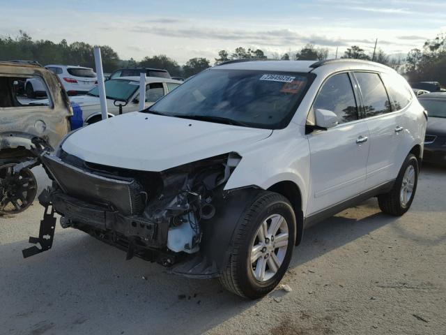 1GNKRGKDXDJ260890 - 2013 CHEVROLET TRAVERSE L WHITE photo 2